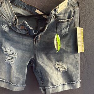 !it jeans Women's Distressed Jean Shorts - Blue